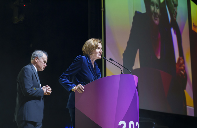 Megan Jaffe accepting Ray White Remuera's award as No. 1 International Office in 2022.